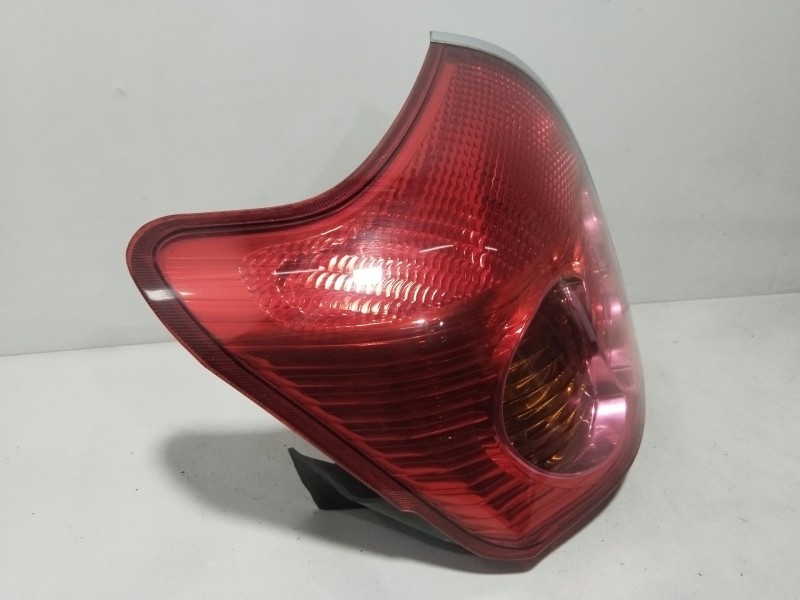 Recambio de piloto trasero derecho para toyota avensis (_t25_) 2.2 d-4d (adt251_) referencia OEM IAM 8155105160  