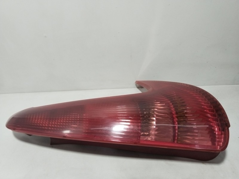 Recambio de piloto trasero derecho para peugeot 206 sw (2e/k) 2.0 hdi referencia OEM IAM 6351R4  