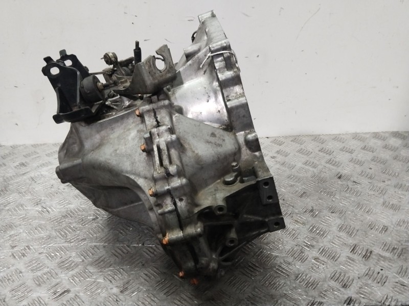 Recambio de caja cambios para toyota avensis (_t25_) 2.2 d-4d (adt251_) referencia OEM IAM 303002D150  