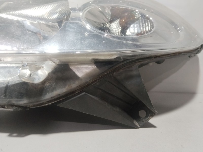 Recambio de faro izquierdo para dacia sandero (bs_) 1.2 16v referencia OEM IAM 8200733878  