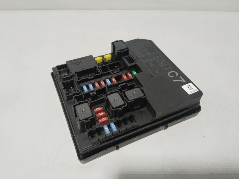 Recambio de caja reles / fusibles para nissan juke (f15) 1.5 dci referencia OEM IAM 284B71KB0B  