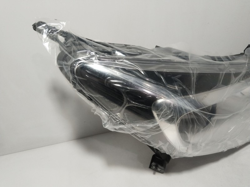 Recambio de faro derecho para nissan note (e12) 1.5 dci referencia OEM IAM 260103WF0A  