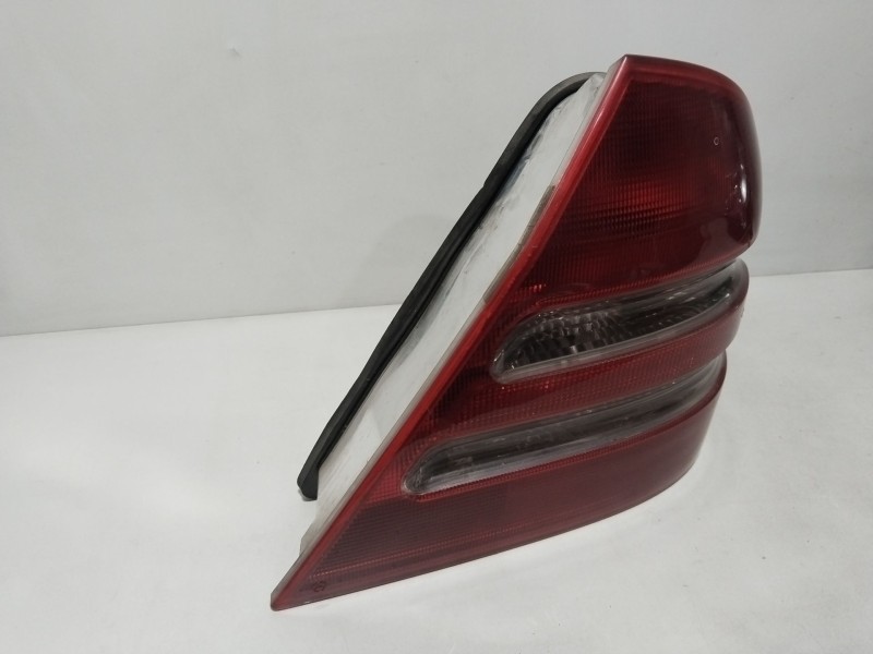 Recambio de piloto trasero derecho para mercedes-benz clase c (w203) c 200 kompressor (203.045) referencia OEM IAM 2038200264R  