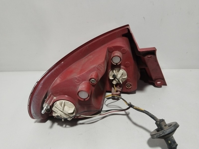 Recambio de piloto trasero derecho para chevrolet lacetti (j200) 2.0 d referencia OEM IAM 201193R  