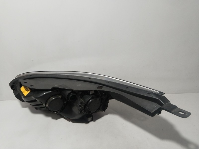 Recambio de faro derecho para kia ceed tourer (cd) 1.6 crdi 136 referencia OEM IAM 92102J7051  