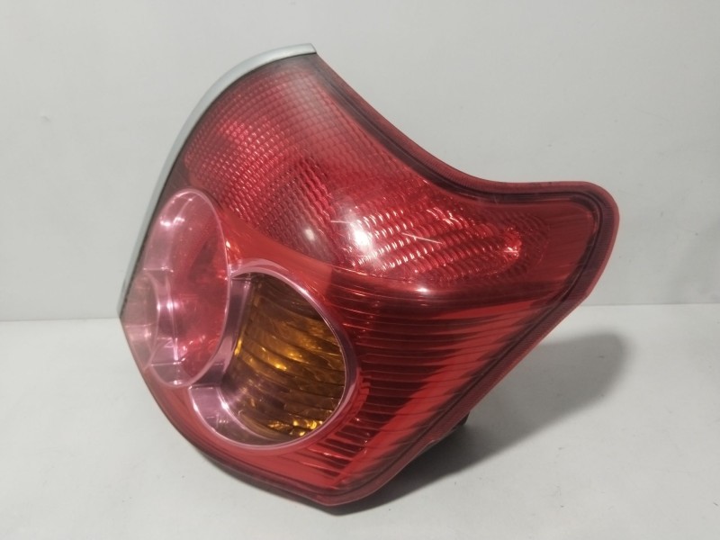 Recambio de piloto trasero izquierdo para toyota avensis (_t25_) 2.2 d-4d (adt251_) referencia OEM IAM 8155105160  