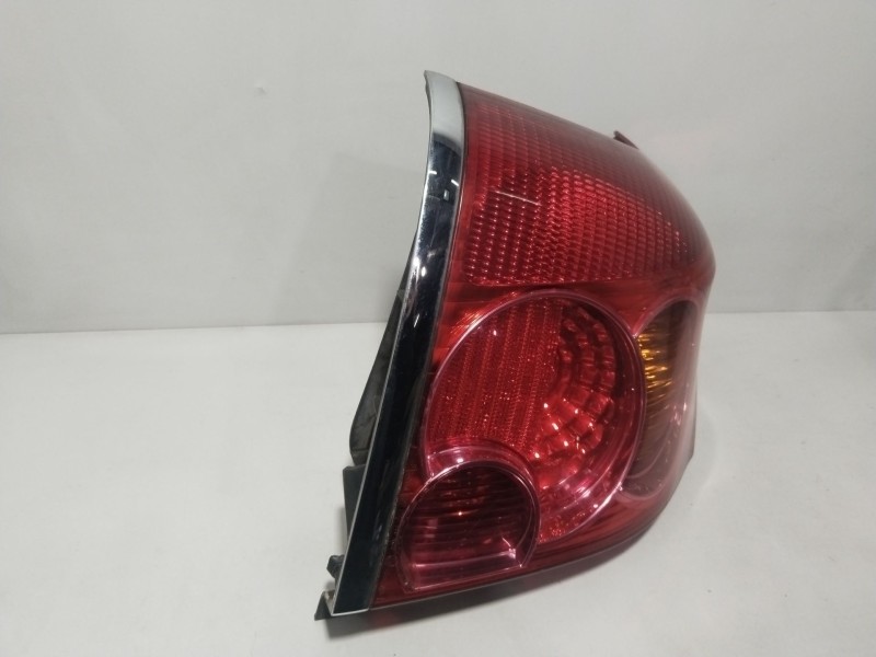 Recambio de piloto trasero izquierdo para toyota avensis (_t25_) 2.2 d-4d (adt251_) referencia OEM IAM 8155105160  