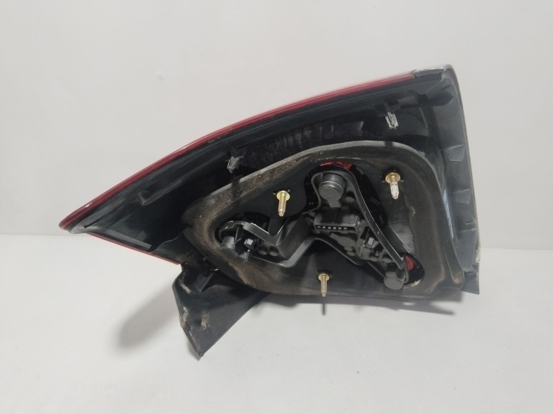 Recambio de piloto trasero izquierdo para toyota avensis (_t25_) 2.2 d-4d (adt251_) referencia OEM IAM 8155105160  