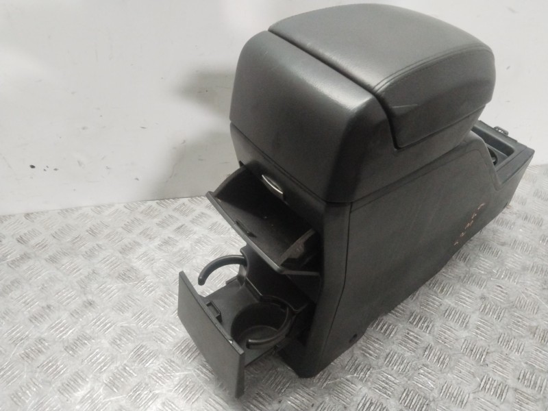 Recambio de apoyabrazos central para chevrolet captiva (c100, c140) 2.0 d 4wd referencia OEM IAM 96476873  