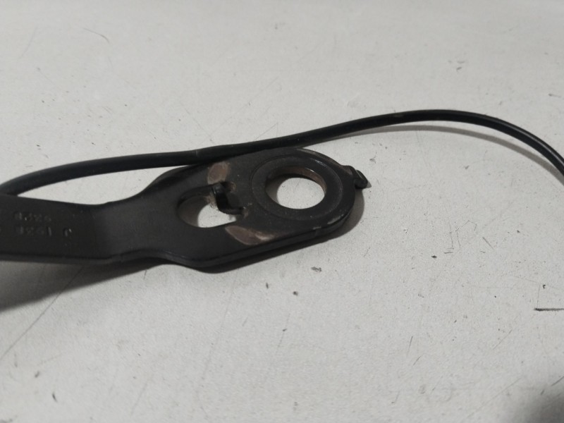 Recambio de enganche cinturon delantero izquierdo para peugeot 208 access referencia OEM IAM 24913AEU  