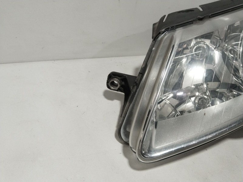 Recambio de faro izquierdo para volkswagen passat b6 (3c2) 2.0 tdi referencia OEM IAM 3C0941005AA  
