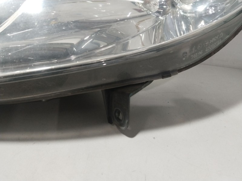Recambio de faro izquierdo para peugeot 407 (6d_) 2.2 hdi 170 (6d4hth) referencia OEM IAM 0301213271  