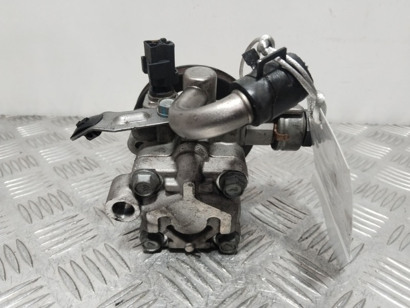 Recambio de bomba servodireccion para kia rio ii (jb) 1.4 16v referencia OEM IAM 571001G000  