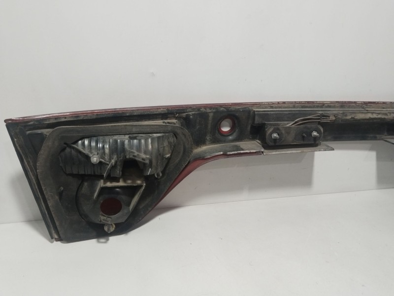 Recambio de piloto trasero central para seat toledo ii (1m2) 1.6 16v referencia OEM IAM 1M5945225D  