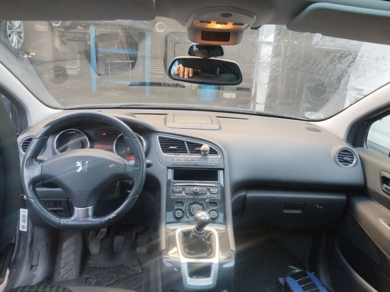 peugeot 5008 (0u_, 0e_) del año 2011