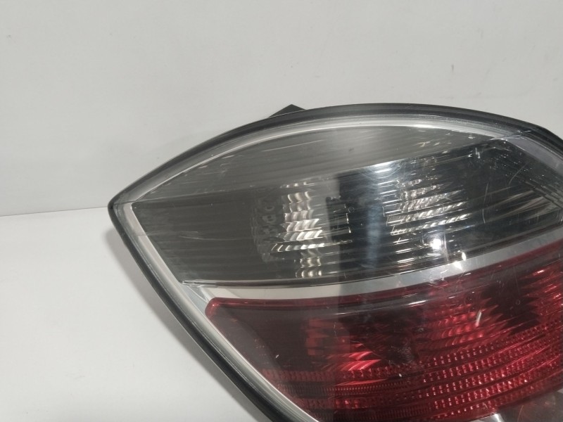 Recambio de piloto trasero izquierdo para opel astra h (a04) 1.6 (l48) referencia OEM IAM 13222324  