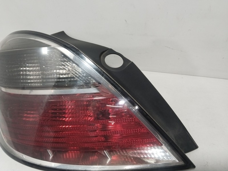 Recambio de piloto trasero izquierdo para opel astra h (a04) 1.6 (l48) referencia OEM IAM 13222324  