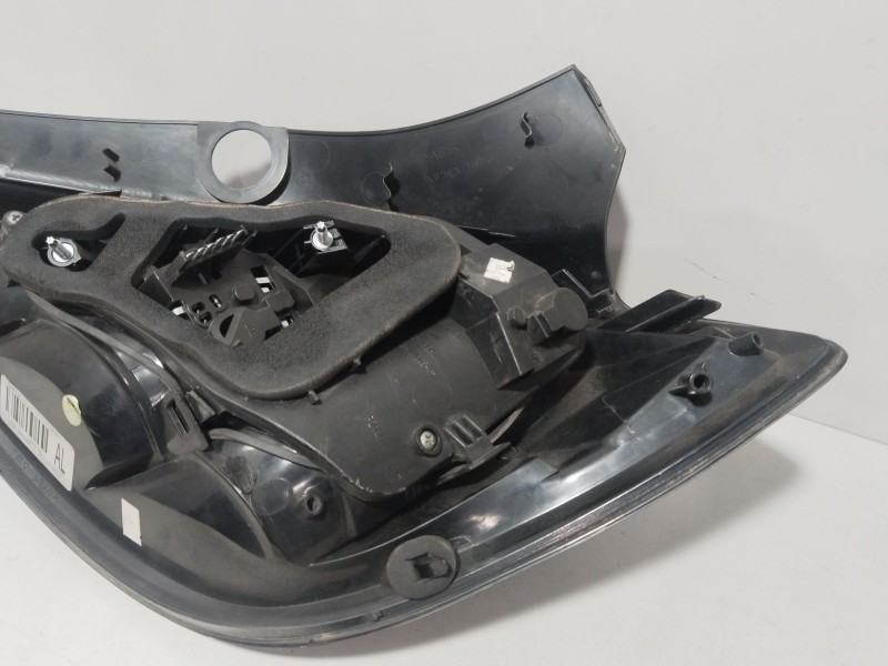 Recambio de piloto trasero izquierdo para opel astra h (a04) 1.6 (l48) referencia OEM IAM 13222324  