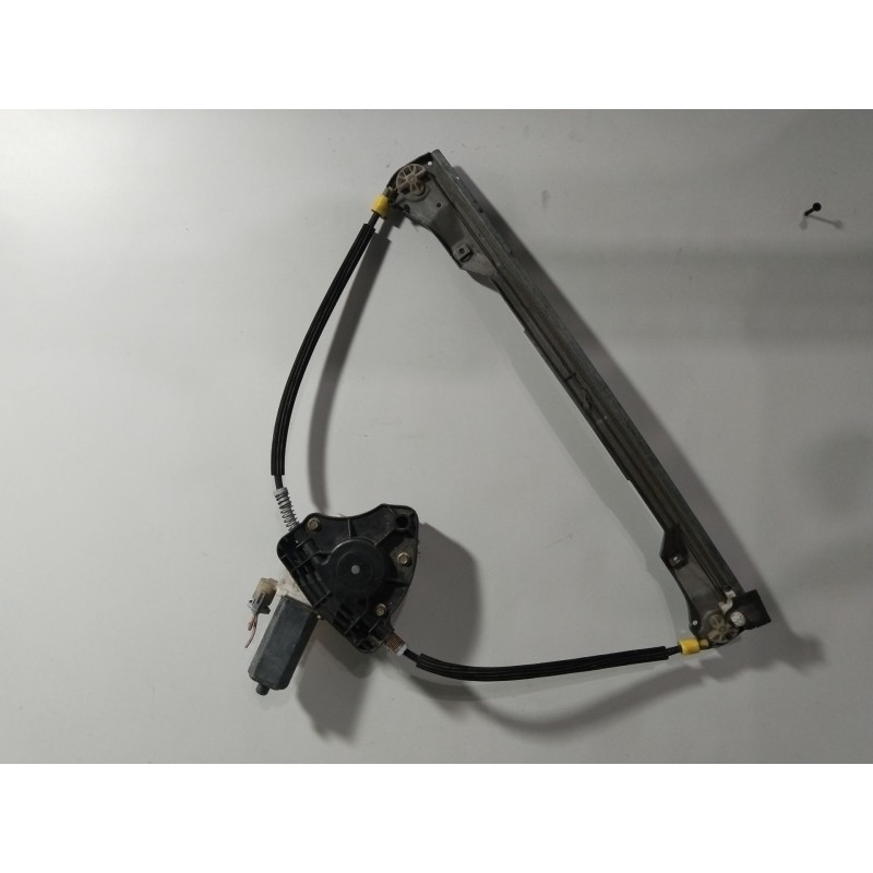 Recambio de elevalunas delantero derecho para renault clio ii fase ii (b/cb0) authentique referencia OEM IAM 7700842246  