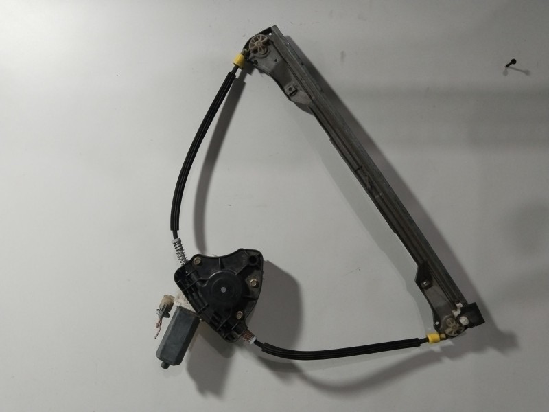 Recambio de elevalunas delantero derecho para renault clio ii fase ii (b/cb0) authentique referencia OEM IAM 7700842246  