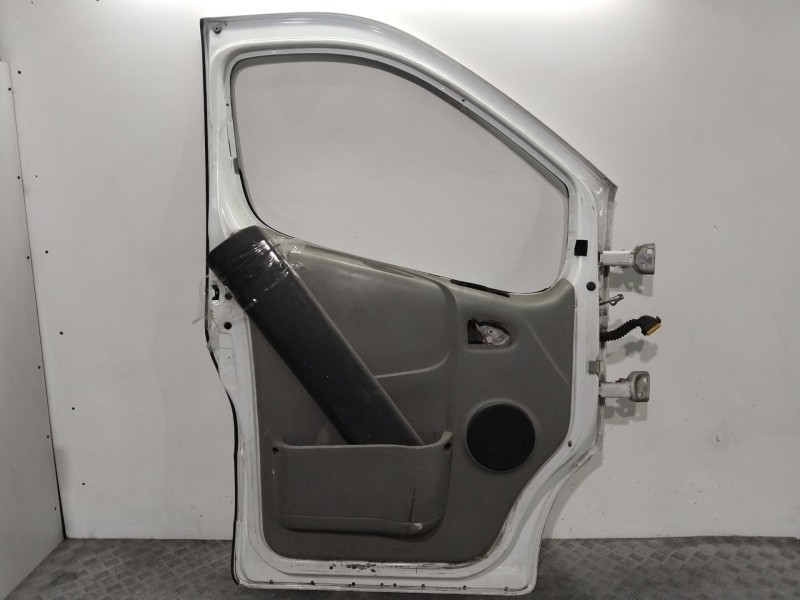Recambio de puerta delantera izquierda para renault trafic furgón l1h1 2,7t referencia OEM IAM 7751472214  BLANCO