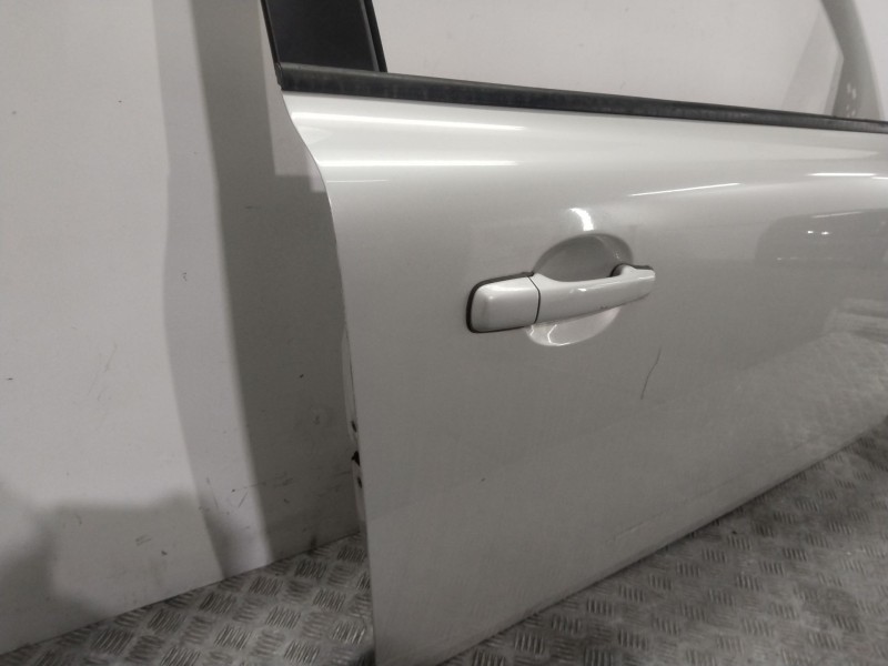 Recambio de puerta delantera derecha para volvo c30 (533) 2.0 d referencia OEM IAM 31335484  