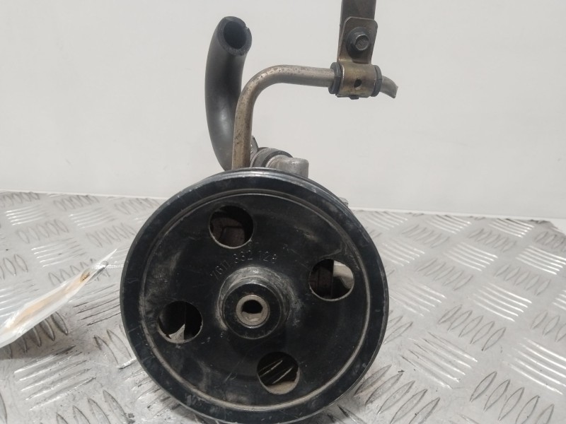 Recambio de bomba direccion para ford focus berlina (cak) ambiente referencia OEM IAM 2S413A696AA  