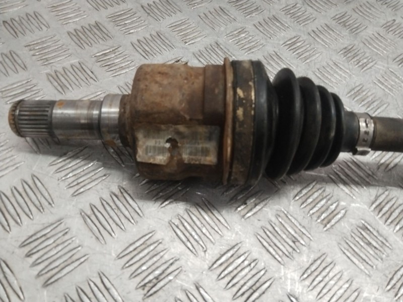 Recambio de transmision delantera izquierda para chrysler voyager iv (rg, rs) 2.5 crd referencia OEM IAM 4641883AA  