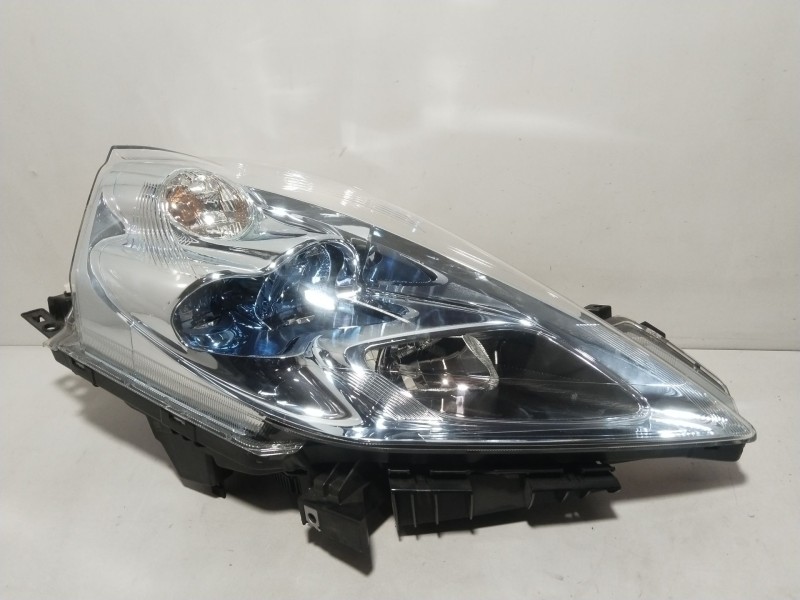 Recambio de faro derecho para nissan leaf (ze0) electric referencia OEM IAM 260103NA0B A1K3100001 NUEVO