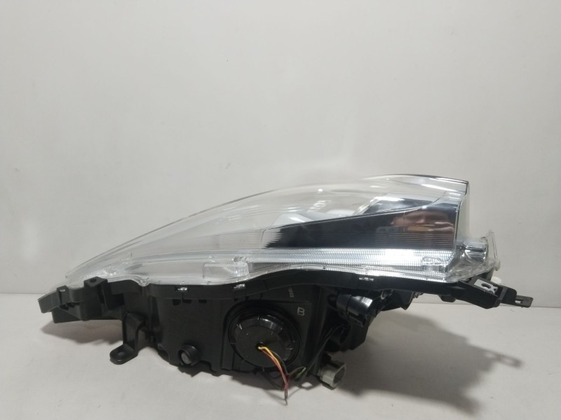 Recambio de faro derecho para nissan leaf (ze0) electric referencia OEM IAM 260103NA0B A1K3100001 NUEVO