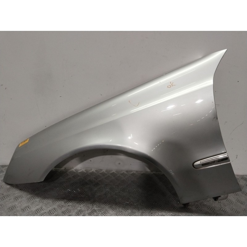 Recambio de aleta delantera izquierda para mercedes-benz clase e (w211) e 320 cdi (211.026) referencia OEM IAM A2118800718  