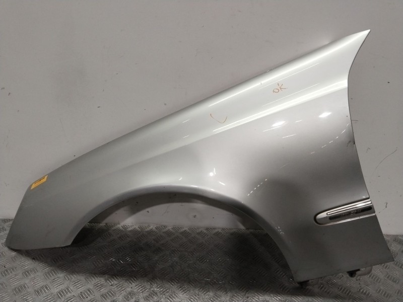 Recambio de aleta delantera izquierda para mercedes-benz clase e (w211) e 320 cdi (211.026) referencia OEM IAM A2118800718  