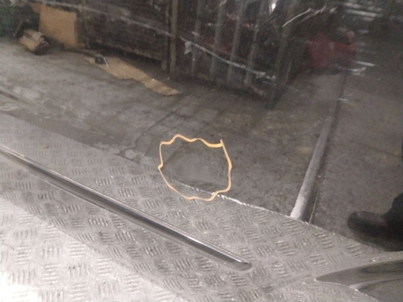 Recambio de puerta trasera izquierda para ssangyong actyon 200 xdi referencia OEM IAM  NEGRO 