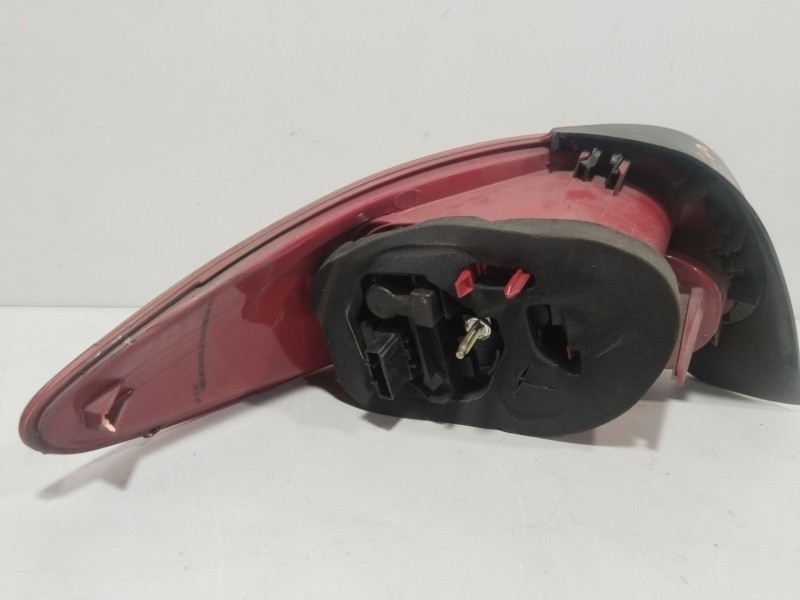 Recambio de piloto trasero derecho para peugeot 206 cc (2d) 1.6 referencia OEM IAM 6351S1  