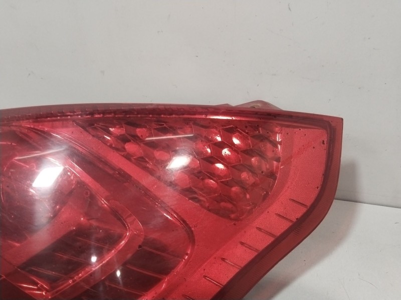 Recambio de piloto trasero derecho para ford fiesta vi (cb1, ccn) 1.25 referencia OEM IAM 8A6113404A  