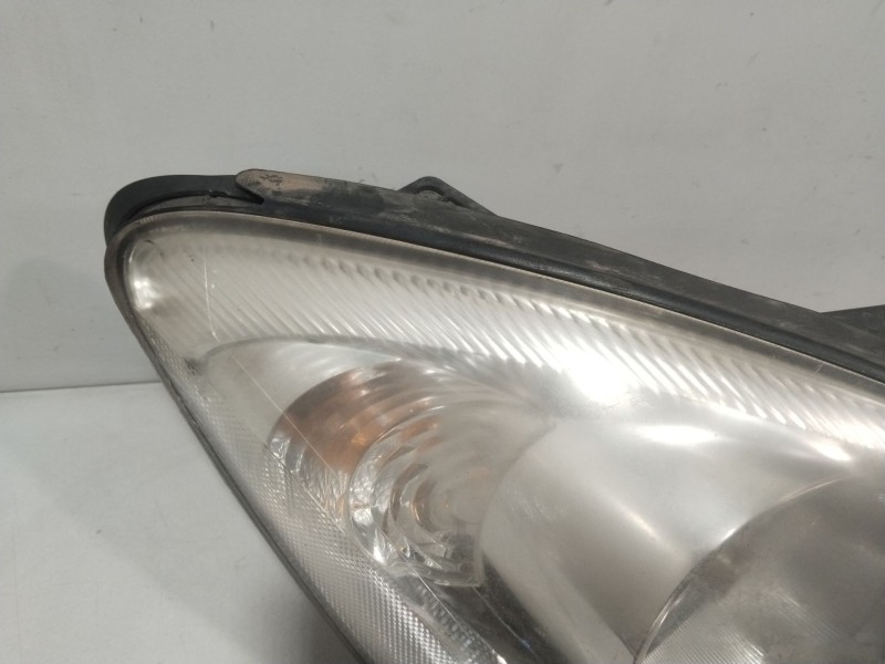 Recambio de faro derecho para kia cee´d sw (ed) 1.6 crdi 115 referencia OEM IAM 921021H000  