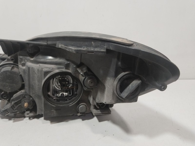Recambio de faro derecho para kia cee´d sw (ed) 1.6 crdi 115 referencia OEM IAM 921021H000  