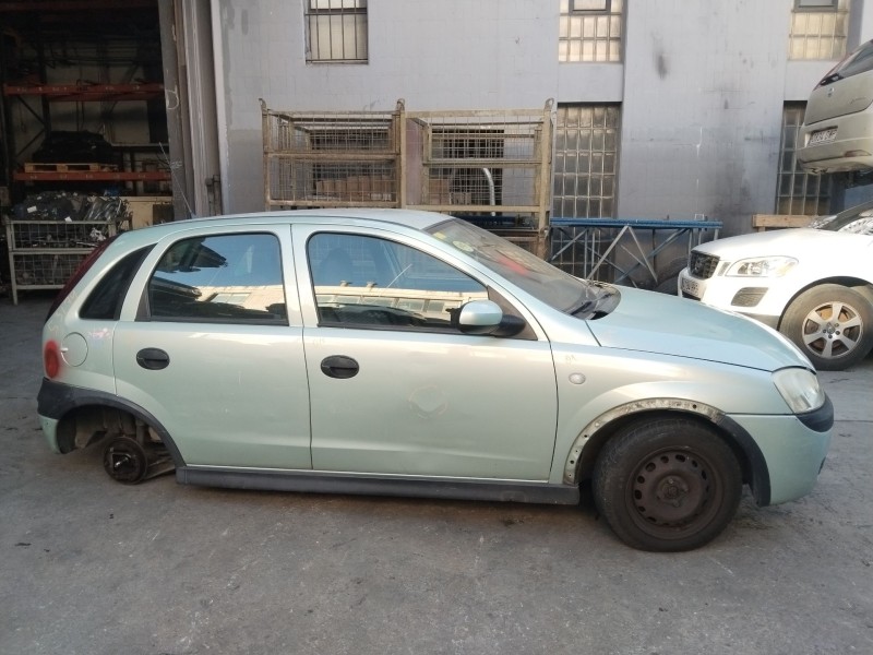 opel corsa c (x01) del año 2002