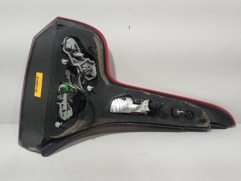 Recambio de piloto trasero derecho para volvo c30 (533) 2.0 d referencia OEM IAM 31213914  