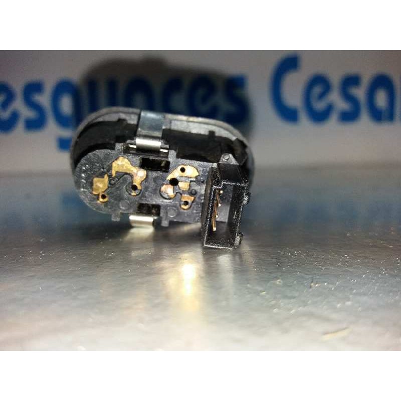 MANDO ELEVALUNAS DELANTERO DERECHO  - imagen 2