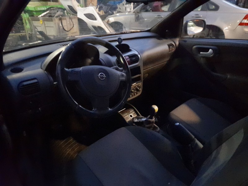 opel corsa c (x01) del año 2006