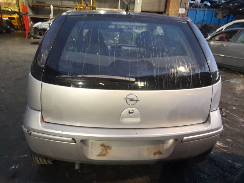 opel corsa c (x01) del año 2006