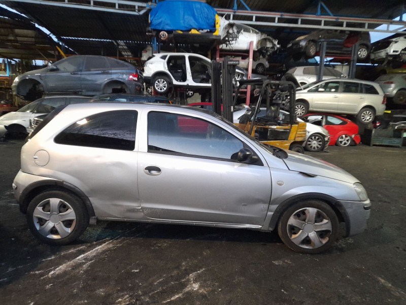 opel corsa c (x01) del año 2006