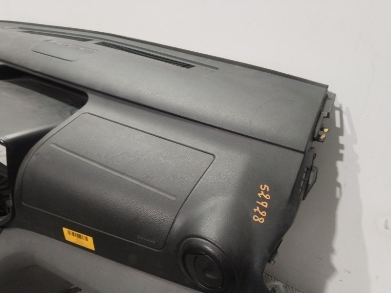 Recambio de salpicadero para nissan nv200 furgoneta e-nv (me0n) referencia OEM IAM 681004FA1A  