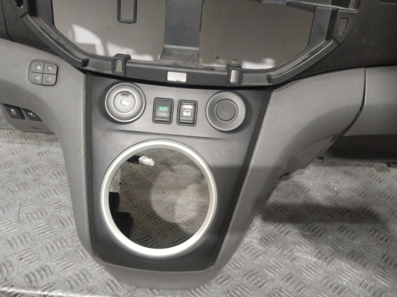 Recambio de salpicadero para nissan nv200 furgoneta e-nv (me0n) referencia OEM IAM 681004FA1A  