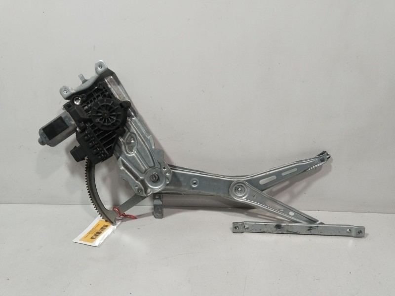 Recambio de elevalunas delantero derecho para opel zafira b family referencia OEM IAM 13132435RH  