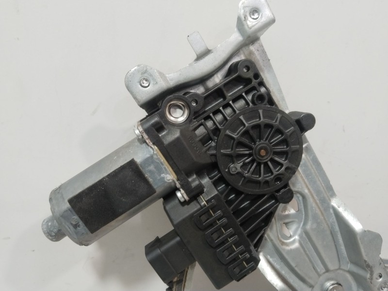 Recambio de elevalunas delantero derecho para opel zafira b family referencia OEM IAM 13132435RH  