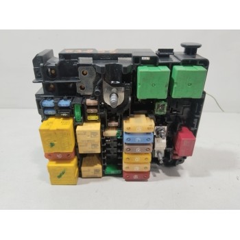 CAJA RELES / FUSIBLES A006C801L2D5 