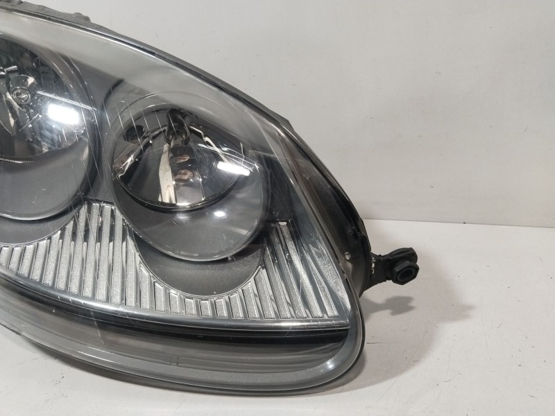 Recambio de faro derecho para volkswagen golf v (1k1) 1.9 tdi referencia OEM IAM 1K6941006C  