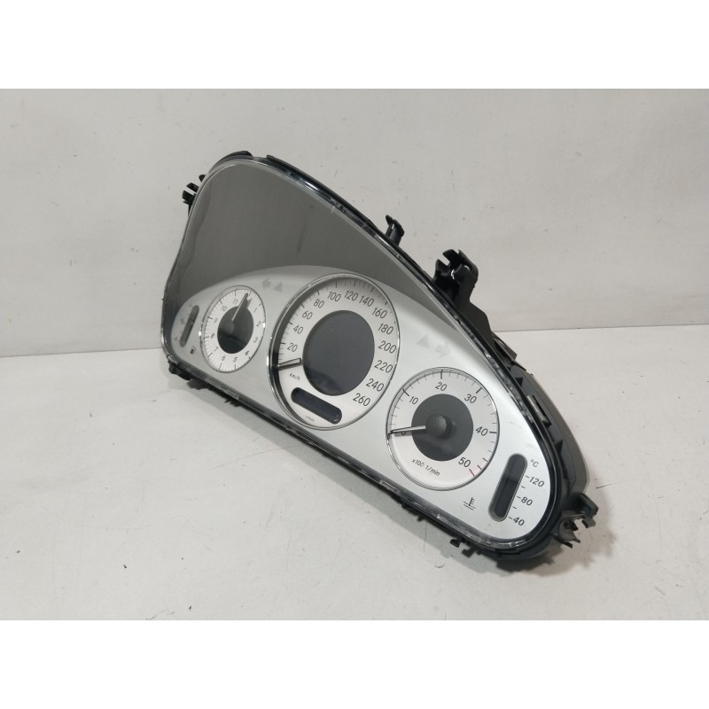 Recambio de cuadro instrumentos para mercedes-benz clase e (w211) e 320 cdi (211.026) referencia OEM IAM A2115405711  